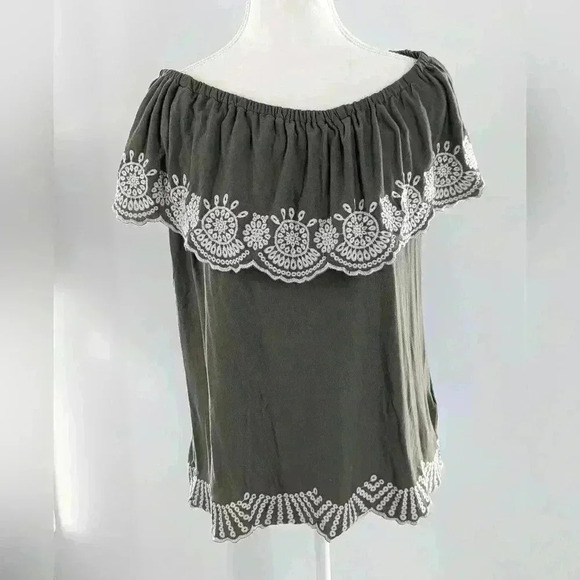Fever Embroidered On/Off Shoulder Ruffle Top Blouse Size Medium Light Army Green - Picture 1 of 11